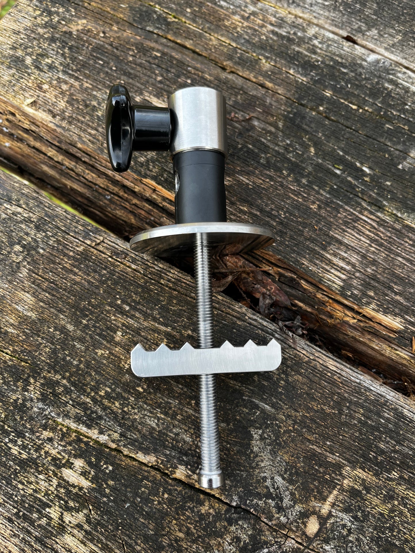 V1 Pier Mount Low Black