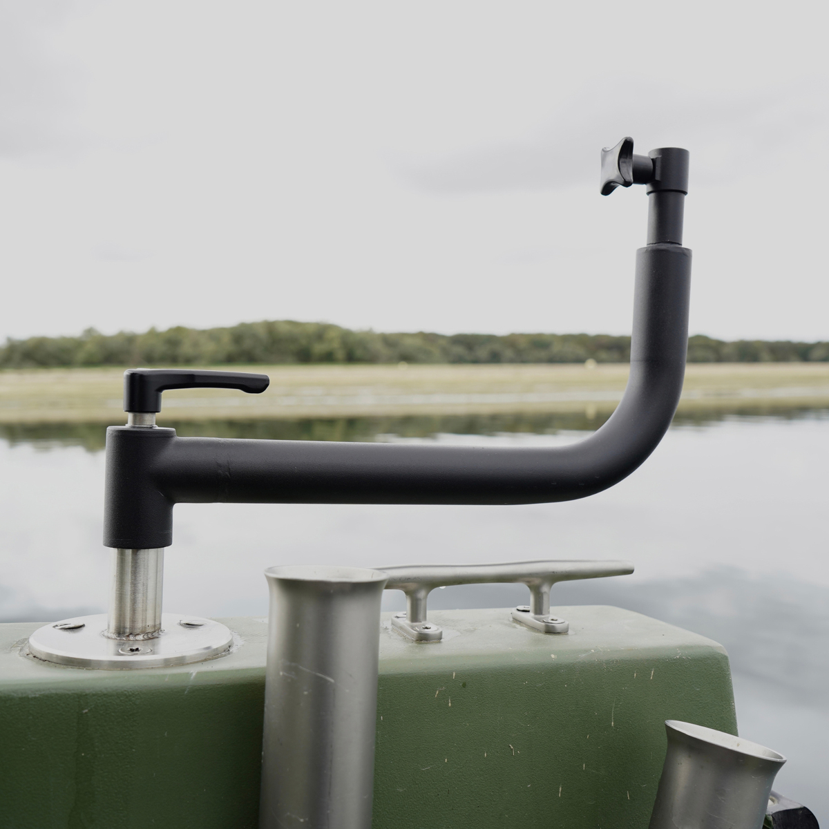 V1 Marine Pod Curved High - schwarz pulverbeschichtet