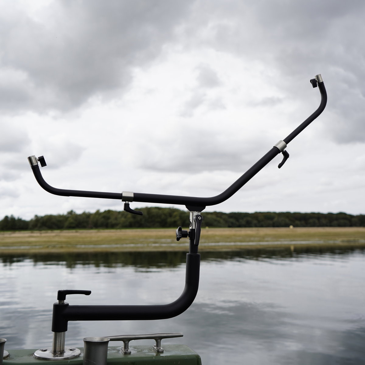 V1 Marine Pod Curved High - schwarz pulverbeschichtet