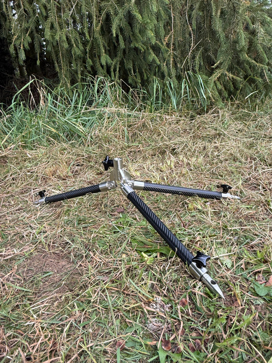 V1 Tri-Base Single Carbon-Optik