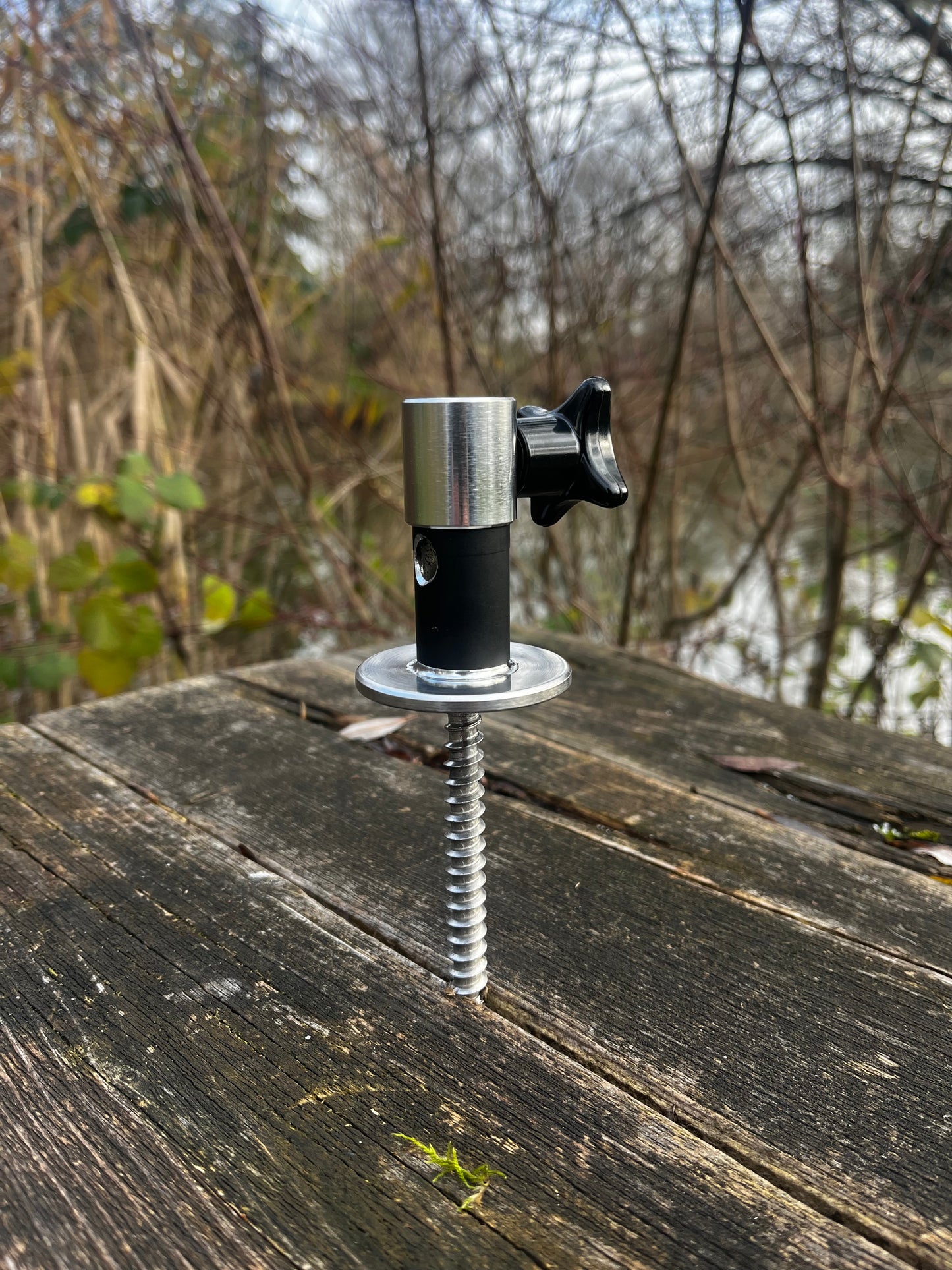 V1 Screw Mount Low Black