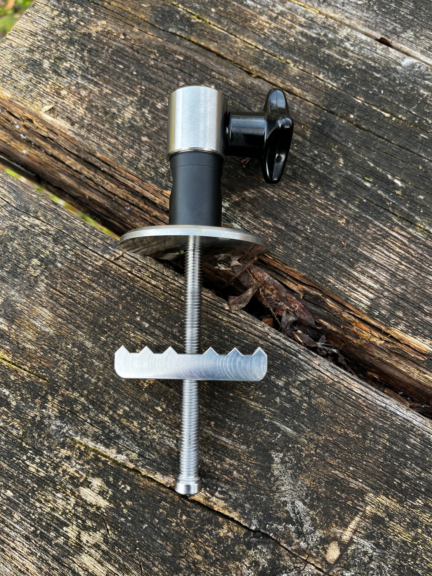 V1 Pier Mount Low Black